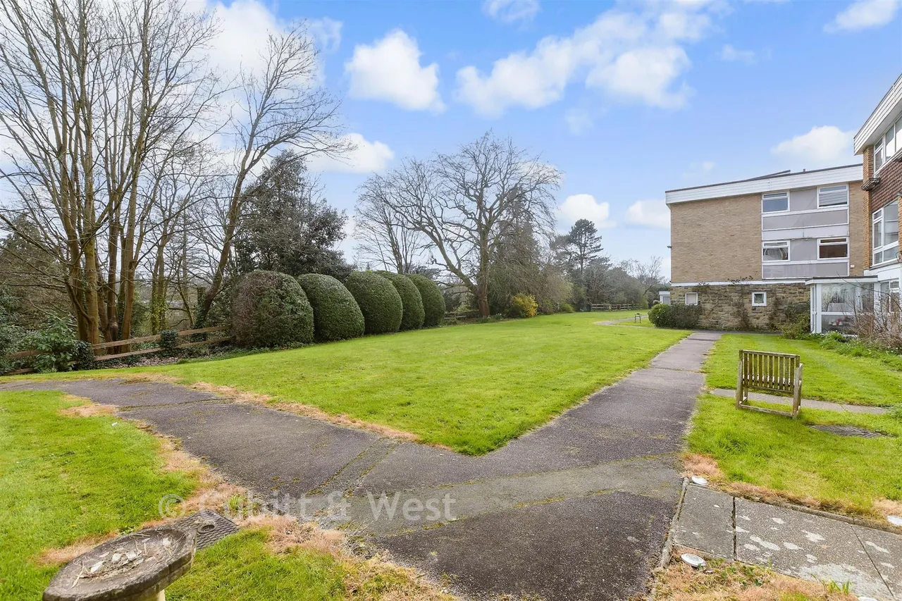 Doods Road, Reigate, RH2, photo 11