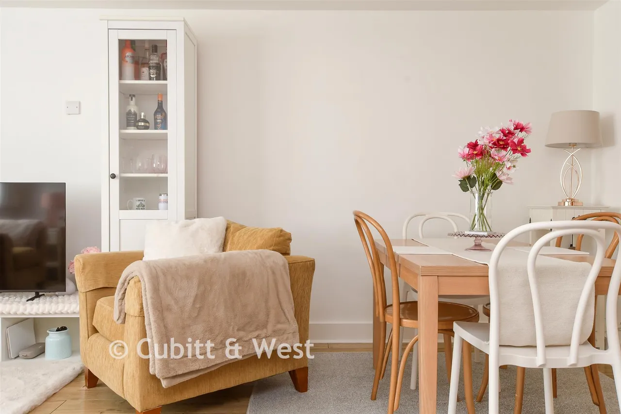 Doods Road, Reigate, RH2, photo 8