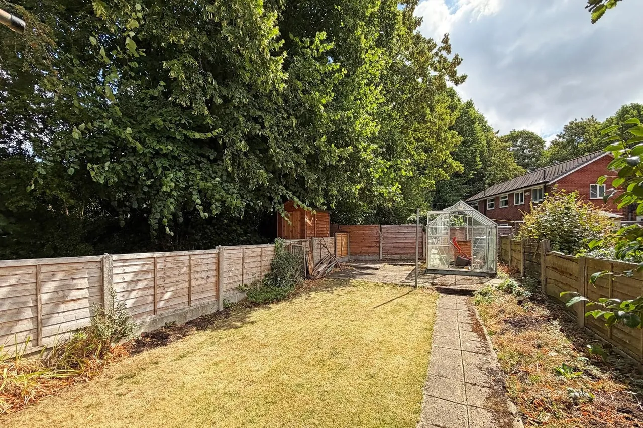Threshfield Drive, Timperley WA15 6XW, photo 16