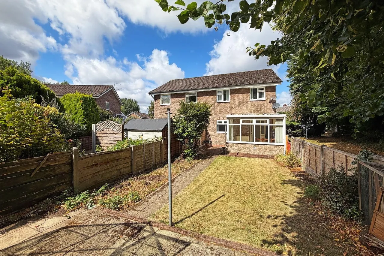 Threshfield Drive, Timperley WA15 6XW, photo 15