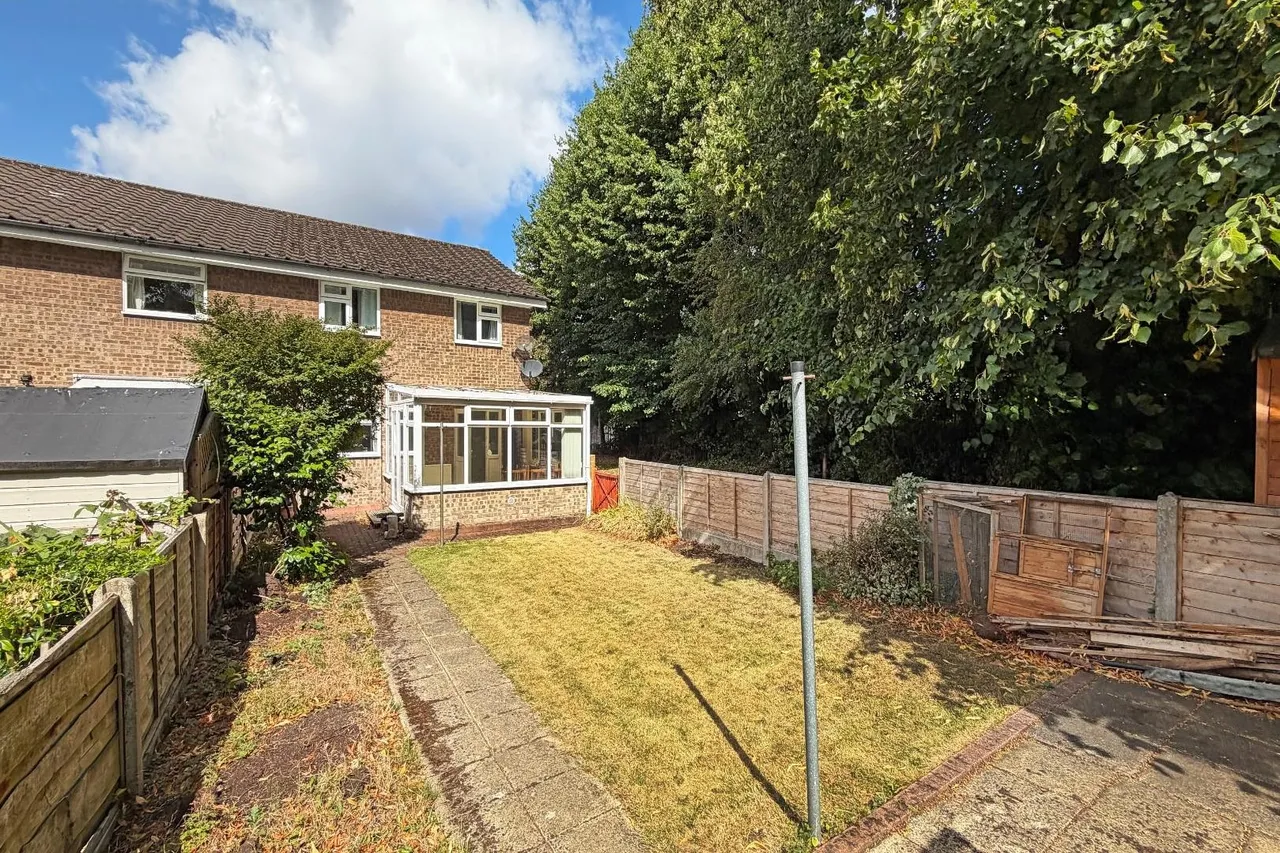 Threshfield Drive, Timperley WA15 6XW, photo 14
