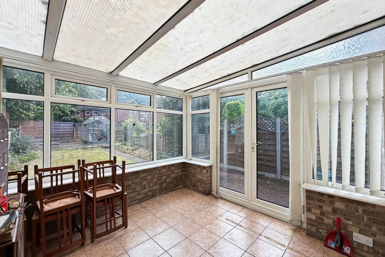 Threshfield Drive, Timperley WA15 6XW, photo 11