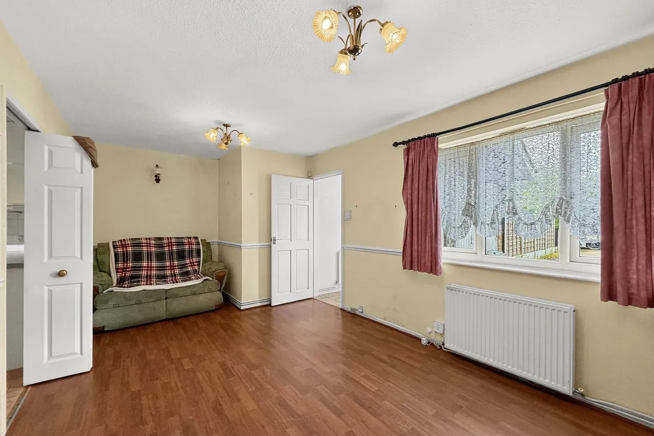 Threshfield Drive, Timperley WA15 6XW, photo 3