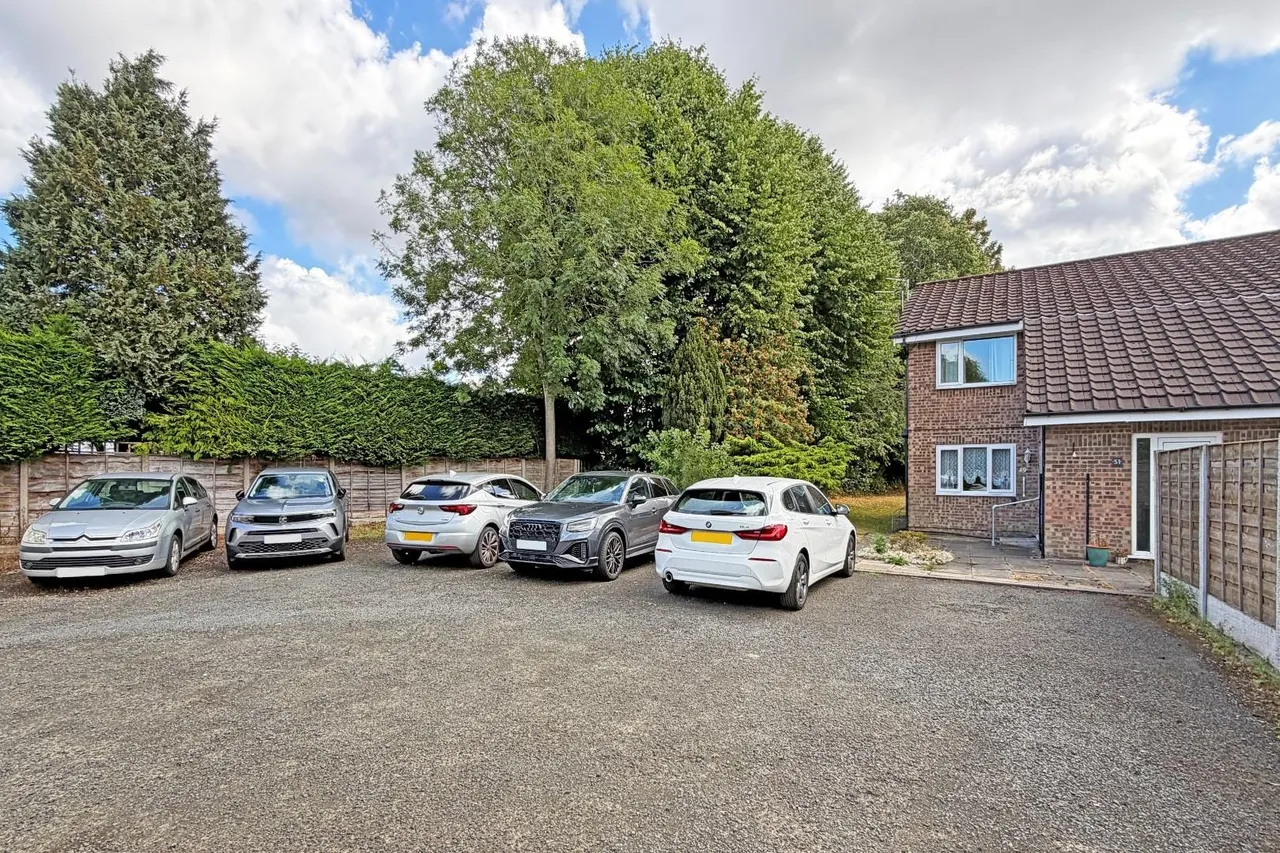 Threshfield Drive, Timperley WA15 6XW, photo 19