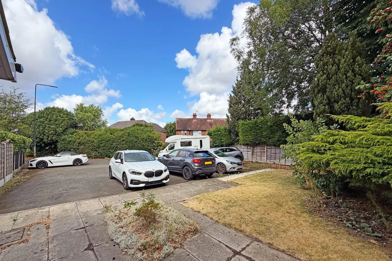 Threshfield Drive, Timperley WA15 6XW, photo 18