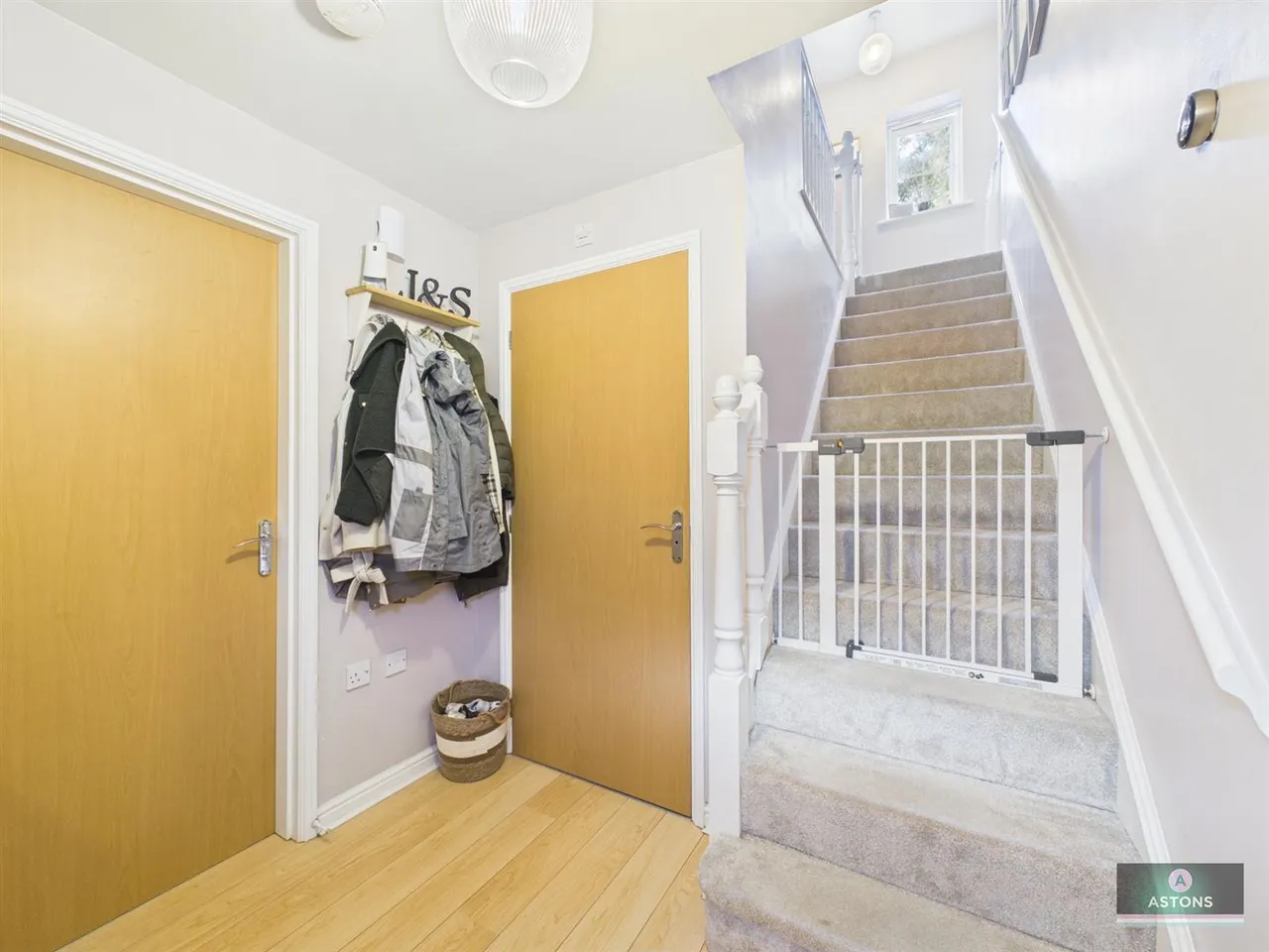 Lucas Close, Maidenbower, photo 9
