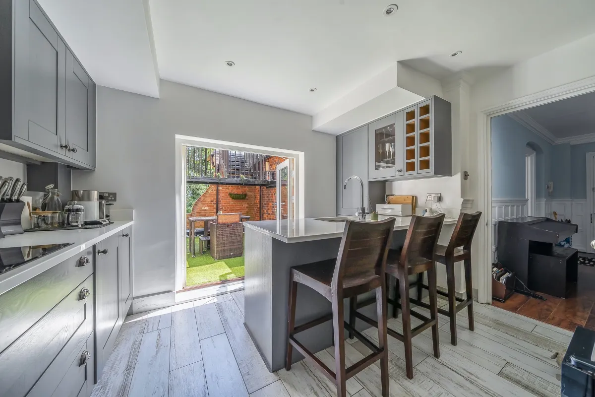 Devey Close, Kingston Upon Thames, KT2, photo 12