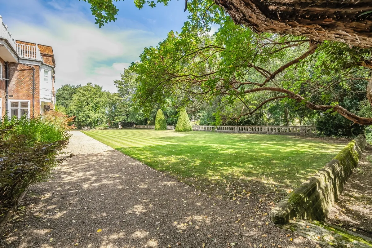 Devey Close, Kingston Upon Thames, KT2, photo 20