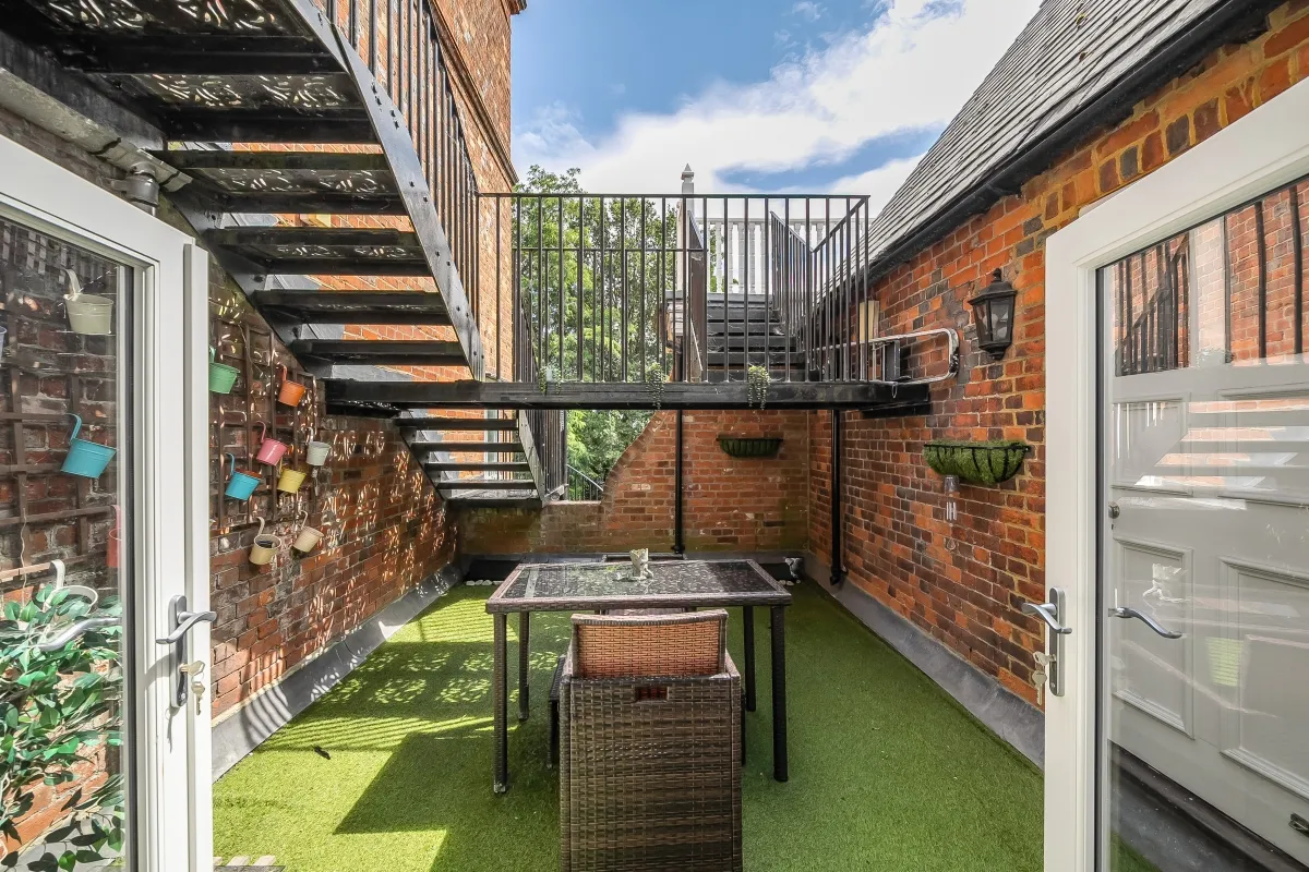 Devey Close, Kingston Upon Thames, KT2, photo 8