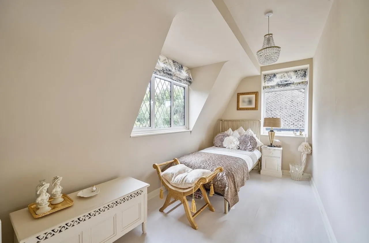 Fullerton Road, Carshalton, SM5 4JU, photo 24