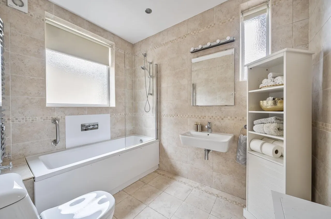 Fullerton Road, Carshalton, SM5 4JU, photo 12
