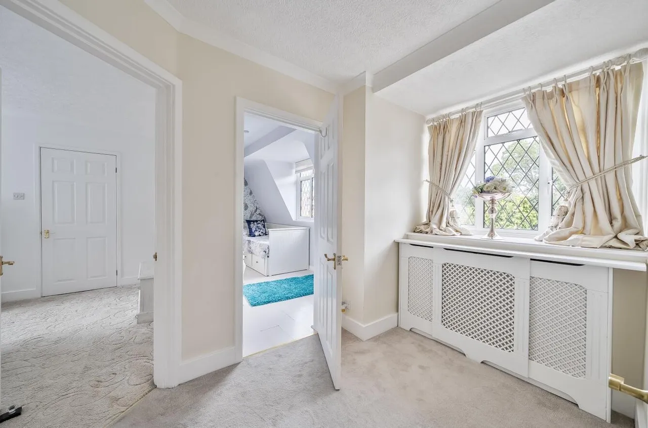 Fullerton Road, Carshalton, SM5 4JU, photo 17