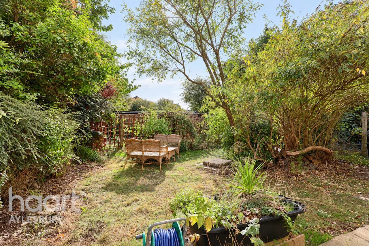 Gainsborough Road, Aylesbury, HP21, photo 11