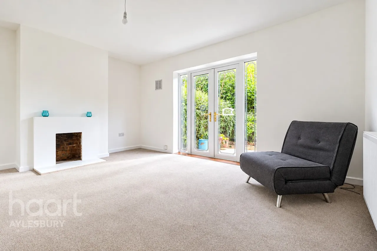 Gainsborough Road, Aylesbury, HP21, photo 4