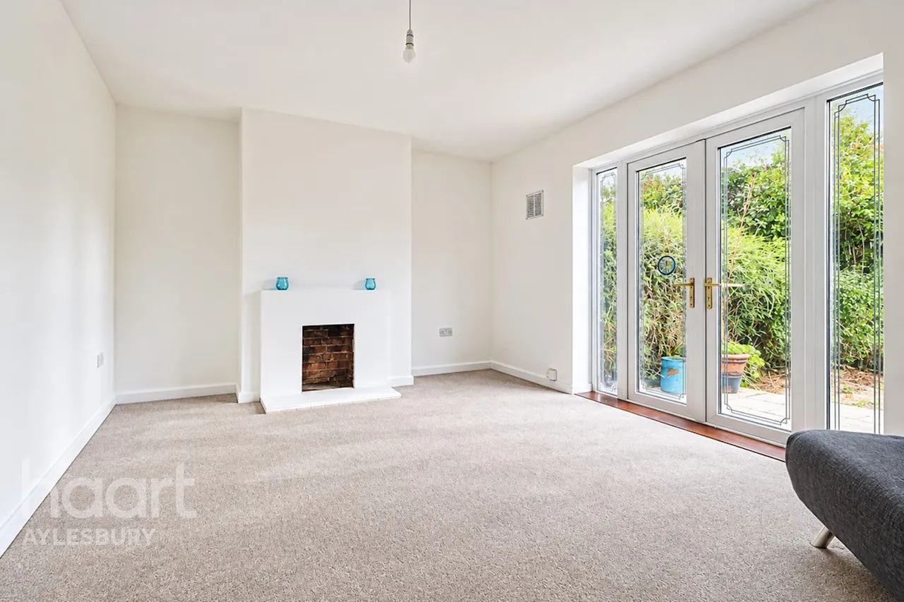 Gainsborough Road, Aylesbury, HP21, photo 5