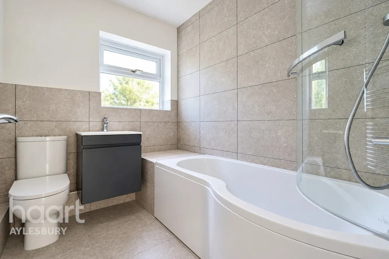 Gainsborough Road, Aylesbury, HP21, photo 8