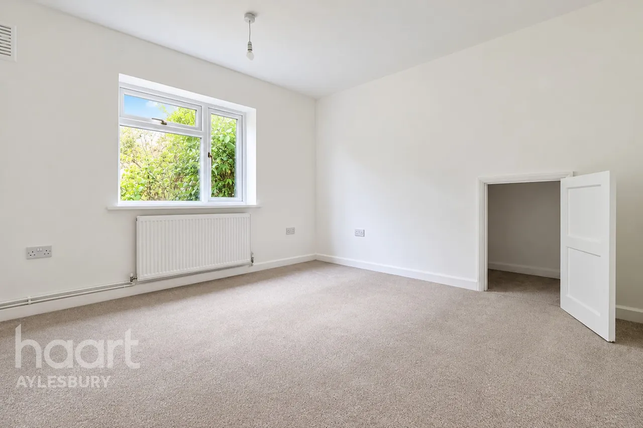 Gainsborough Road, Aylesbury, HP21, photo 7