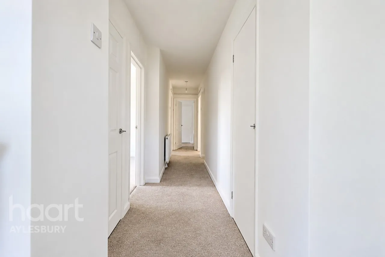 Gainsborough Road, Aylesbury, HP21, photo 10
