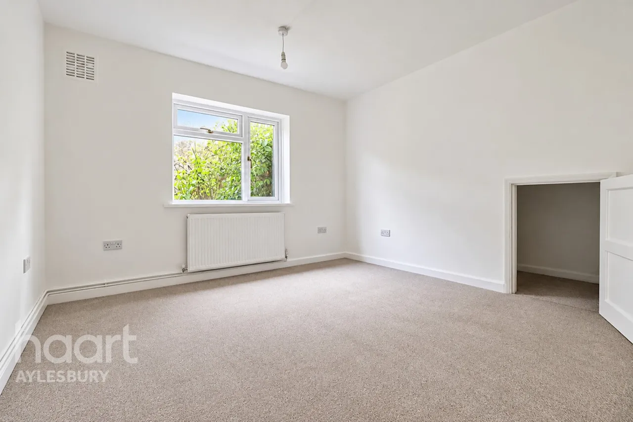 Gainsborough Road, Aylesbury, HP21, photo 6