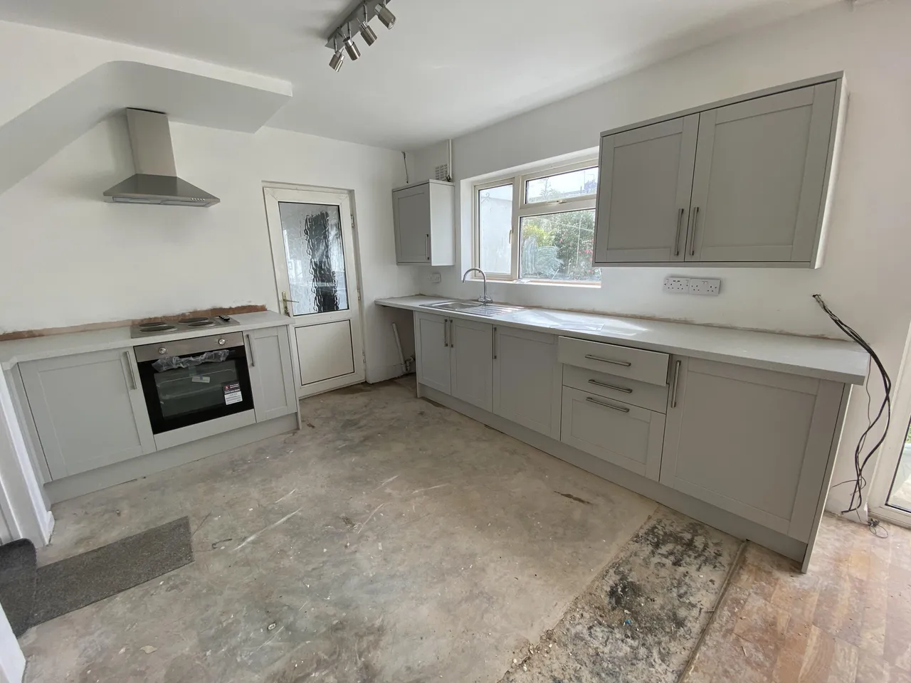 Fairmead Road, CH46, photo 5