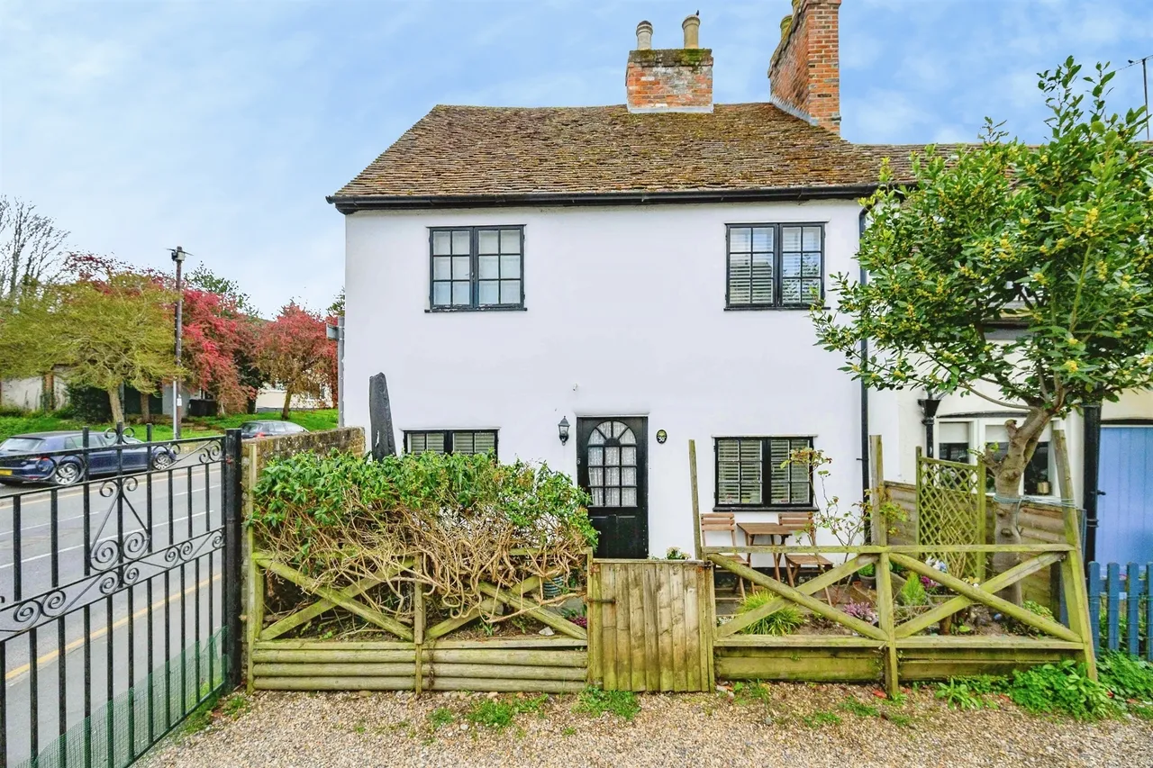 3 bed character property for sale, Lawn Lane, Hemel Hempstead, HP3