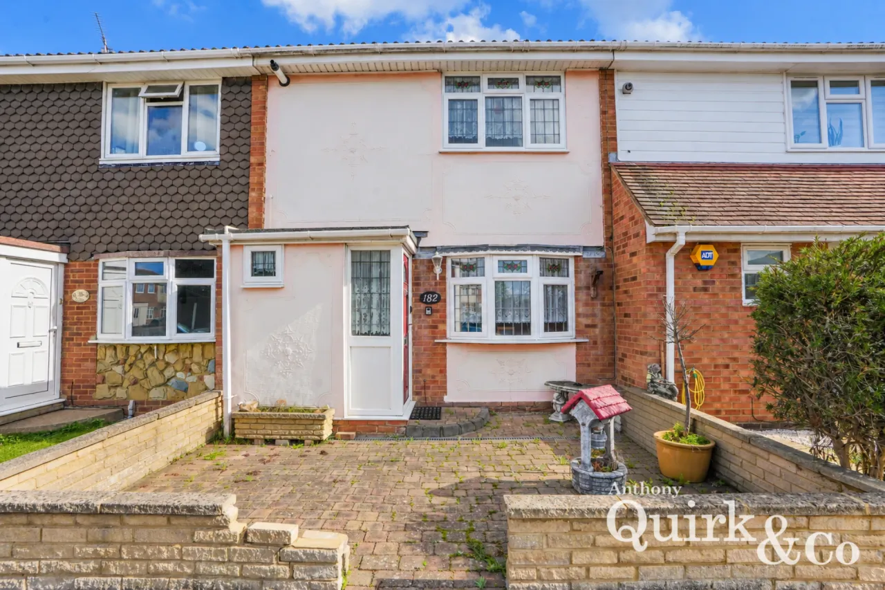 2 bed property for sale, Hilton Road, Canvey Island, SS8