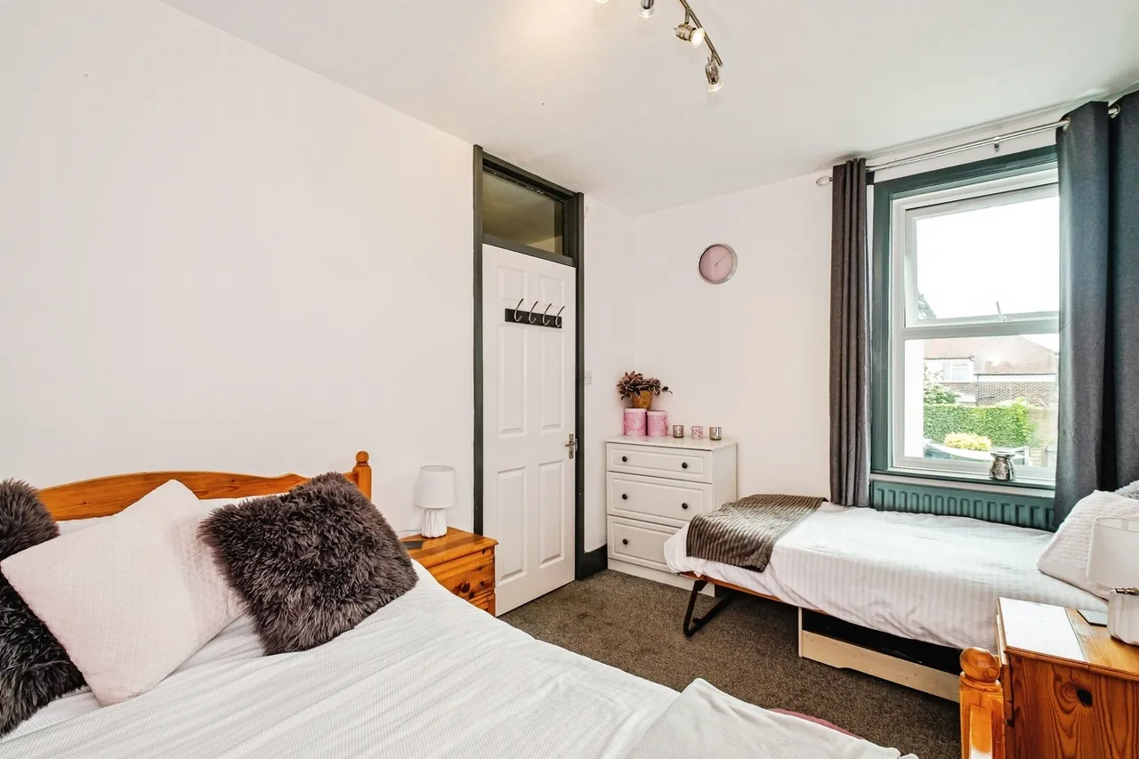 Lyndhurst Road, Worthing, photo 9