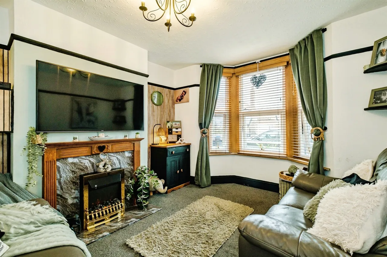 Lyndhurst Road, Worthing, photo 4