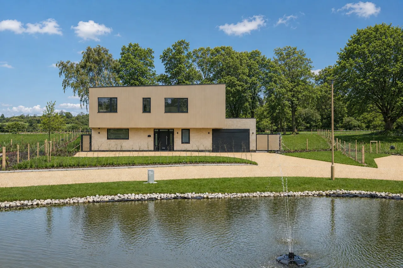 5 bed house for sale — Wallis House, Courtlands Park, Banste...