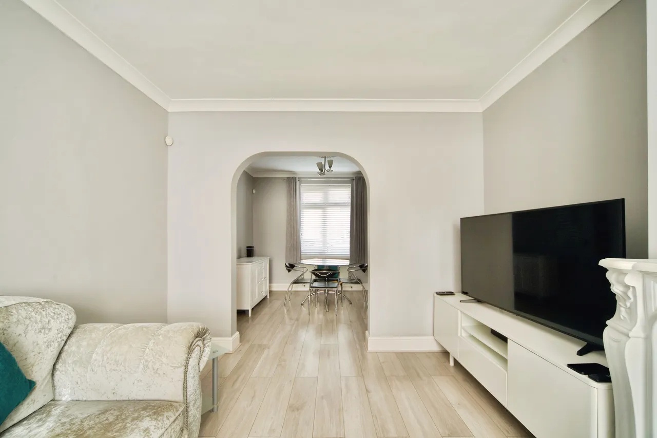 Hatfield Road, Dagenham, photo 6