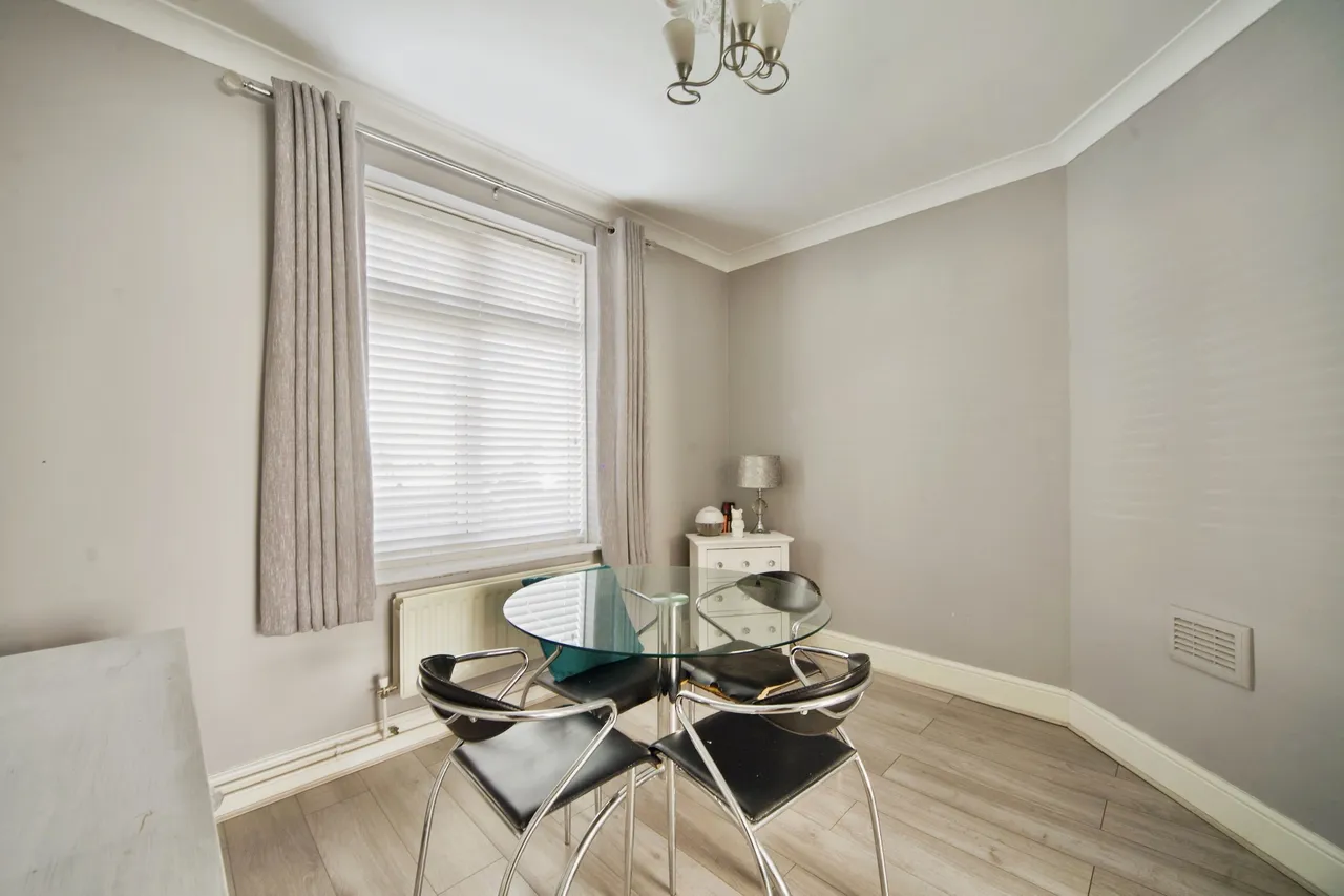 Hatfield Road, Dagenham, photo 10