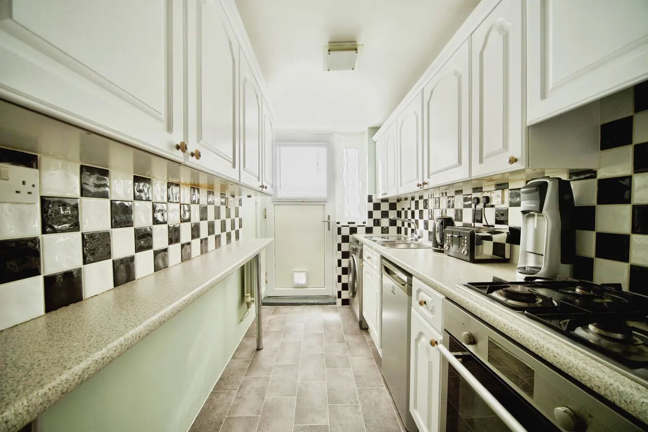Hatfield Road, Dagenham, photo 12