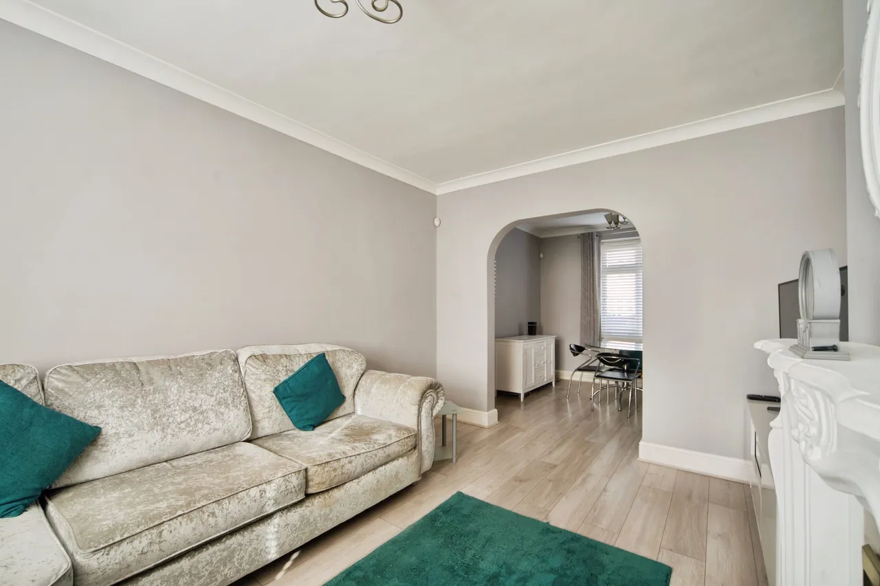 Hatfield Road, Dagenham, photo 5