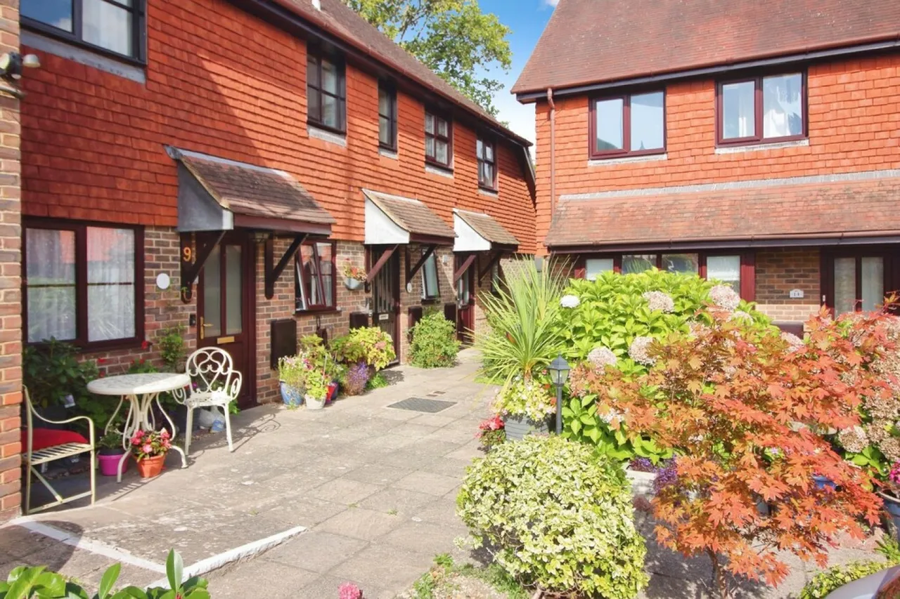 2 bed flat to rent, New Milton, BH25