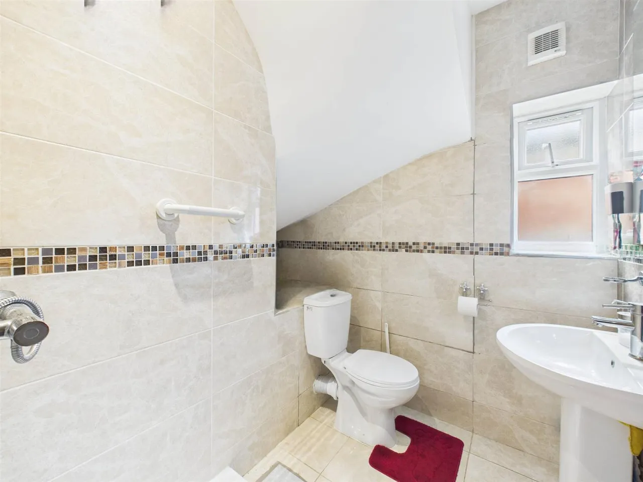 Islip Gardens, Northolt, UB5 5BX, photo 8