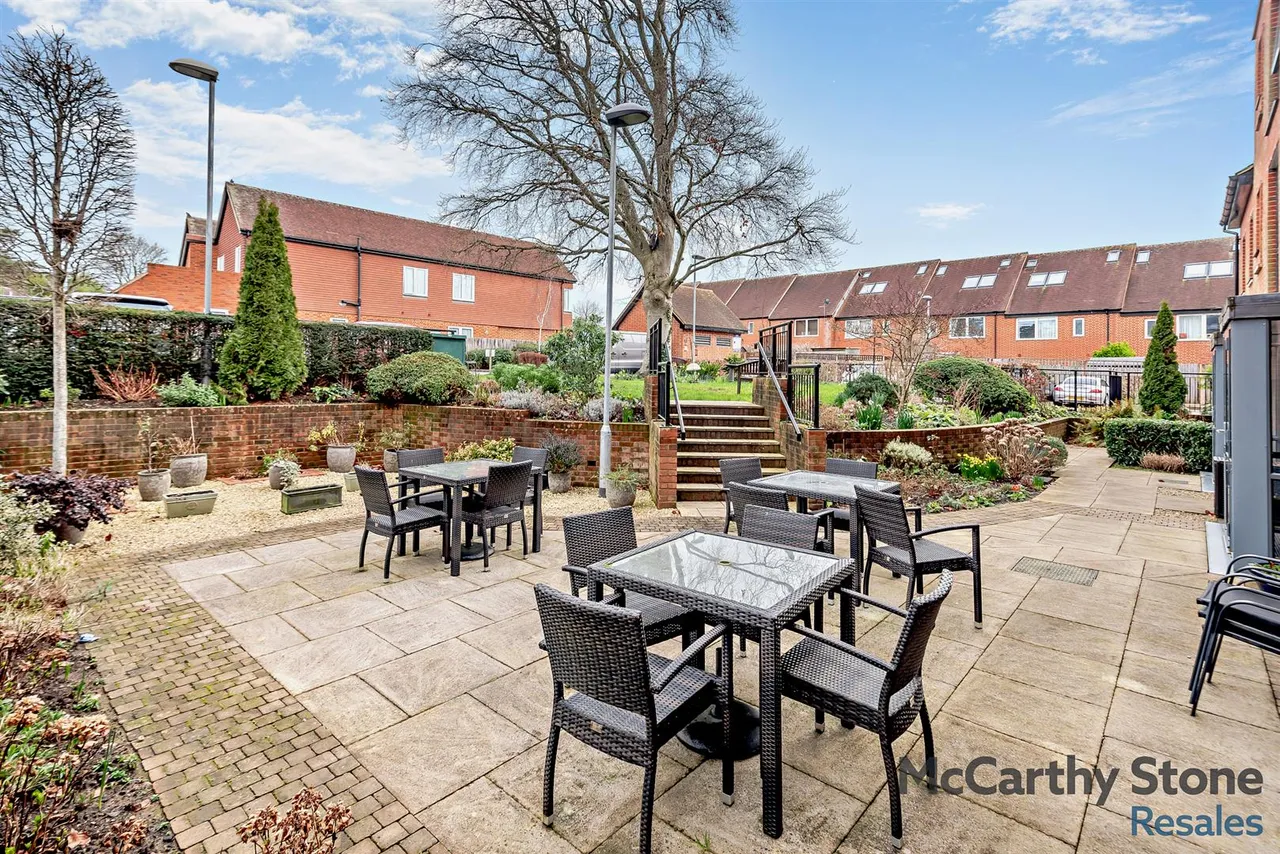 St. Margarets Way, Midhurst, GU29, photo 15