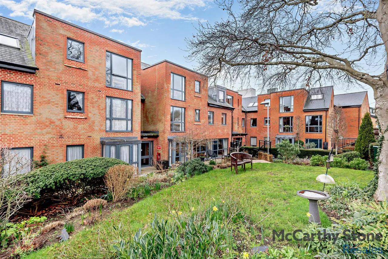 St. Margarets Way, Midhurst, GU29, photo 16