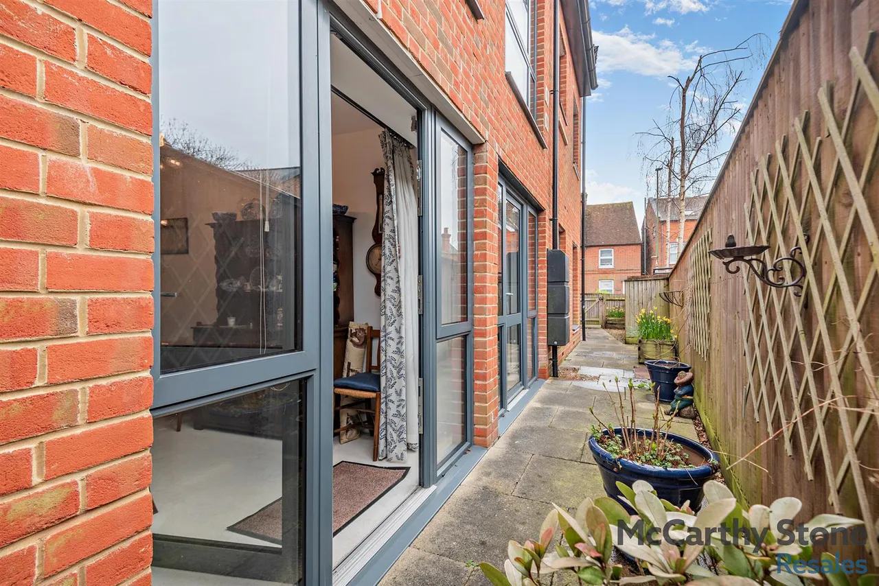 St. Margarets Way, Midhurst, GU29, photo 6