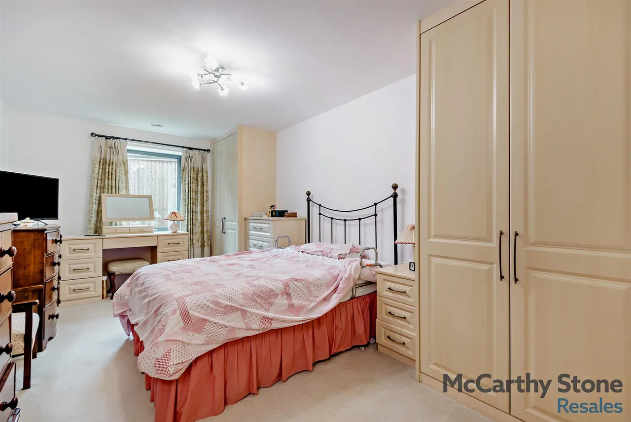 St. Margarets Way, Midhurst, GU29, photo 8