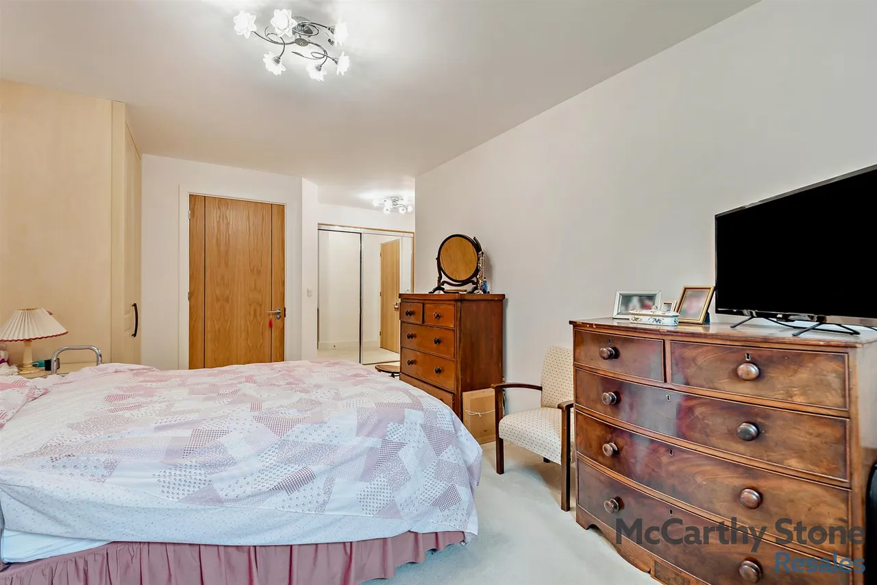 St. Margarets Way, Midhurst, GU29, photo 9