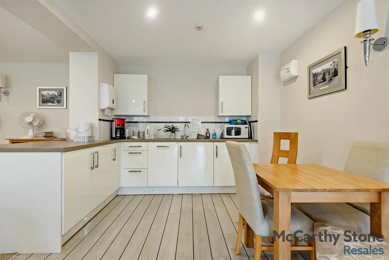 St. Margarets Way, Midhurst, GU29, photo 19