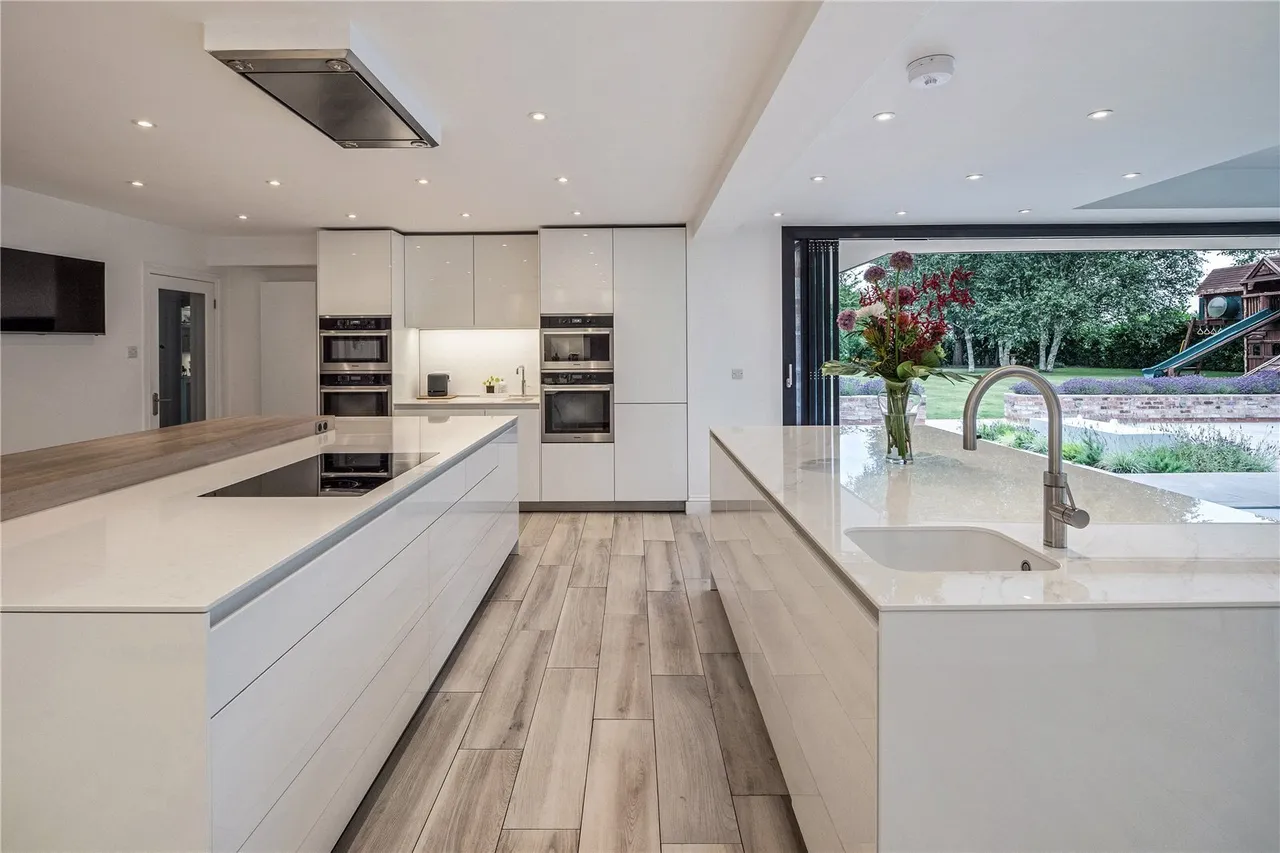 Bollington Lane, Nether Alderley, SK10, photo 7