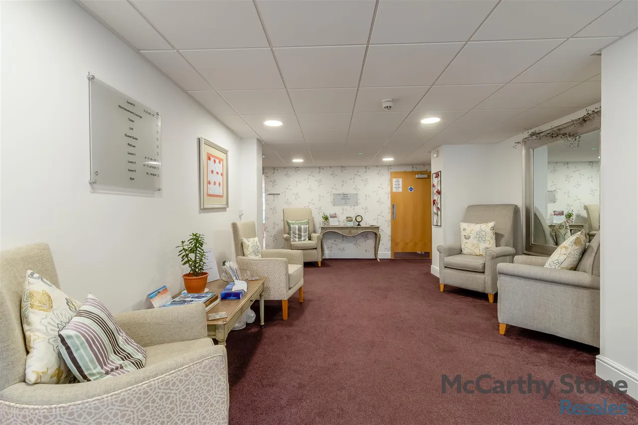 Knighton Park Road, Leicester, LE2, photo 24