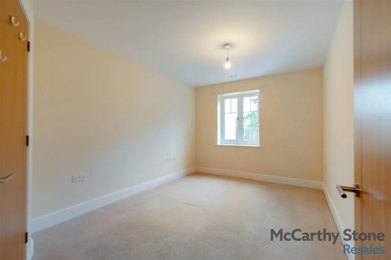 Knighton Park Road, Leicester, LE2, photo 13