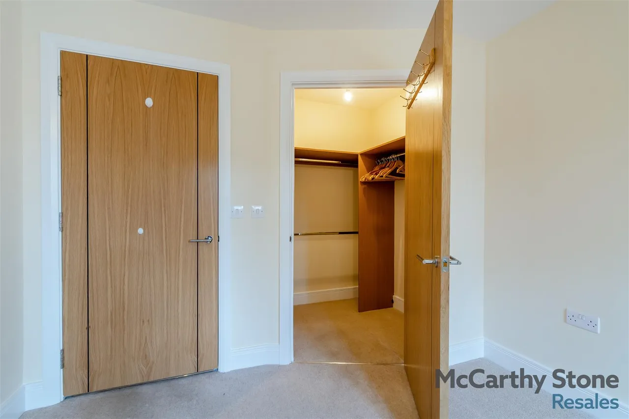 Knighton Park Road, Leicester, LE2, photo 18