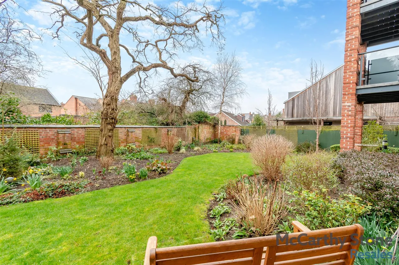 Knighton Park Road, Leicester, LE2, photo 32
