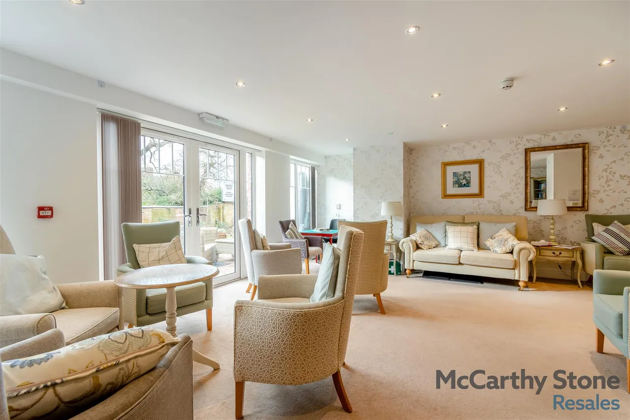 Knighton Park Road, Leicester, LE2, photo 25