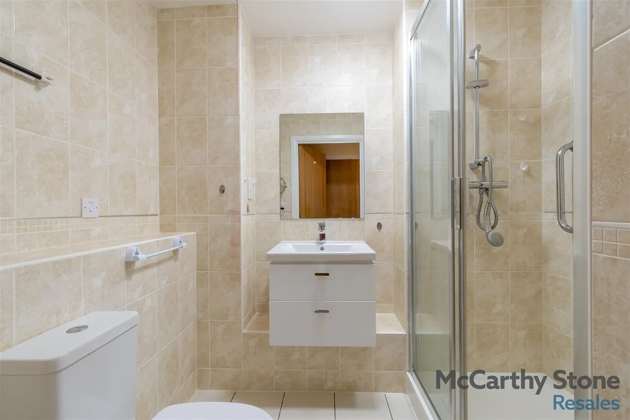 Knighton Park Road, Leicester, LE2, photo 19