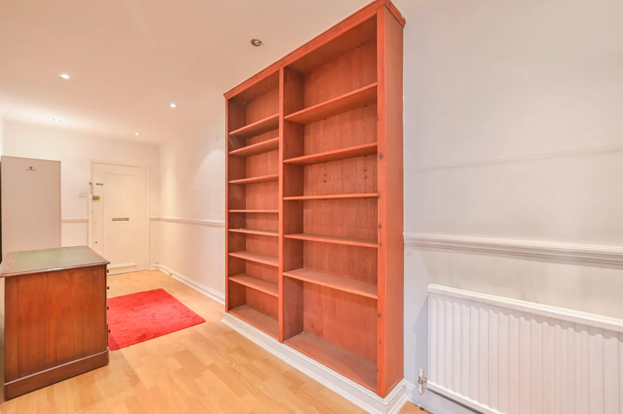 Lower Ground Floor Flat, 44 Courtfield Gardens, London, photo 8