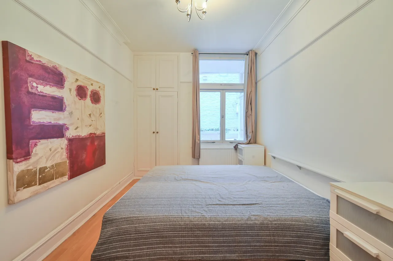 Lower Ground Floor Flat, 44 Courtfield Gardens, London, photo 6